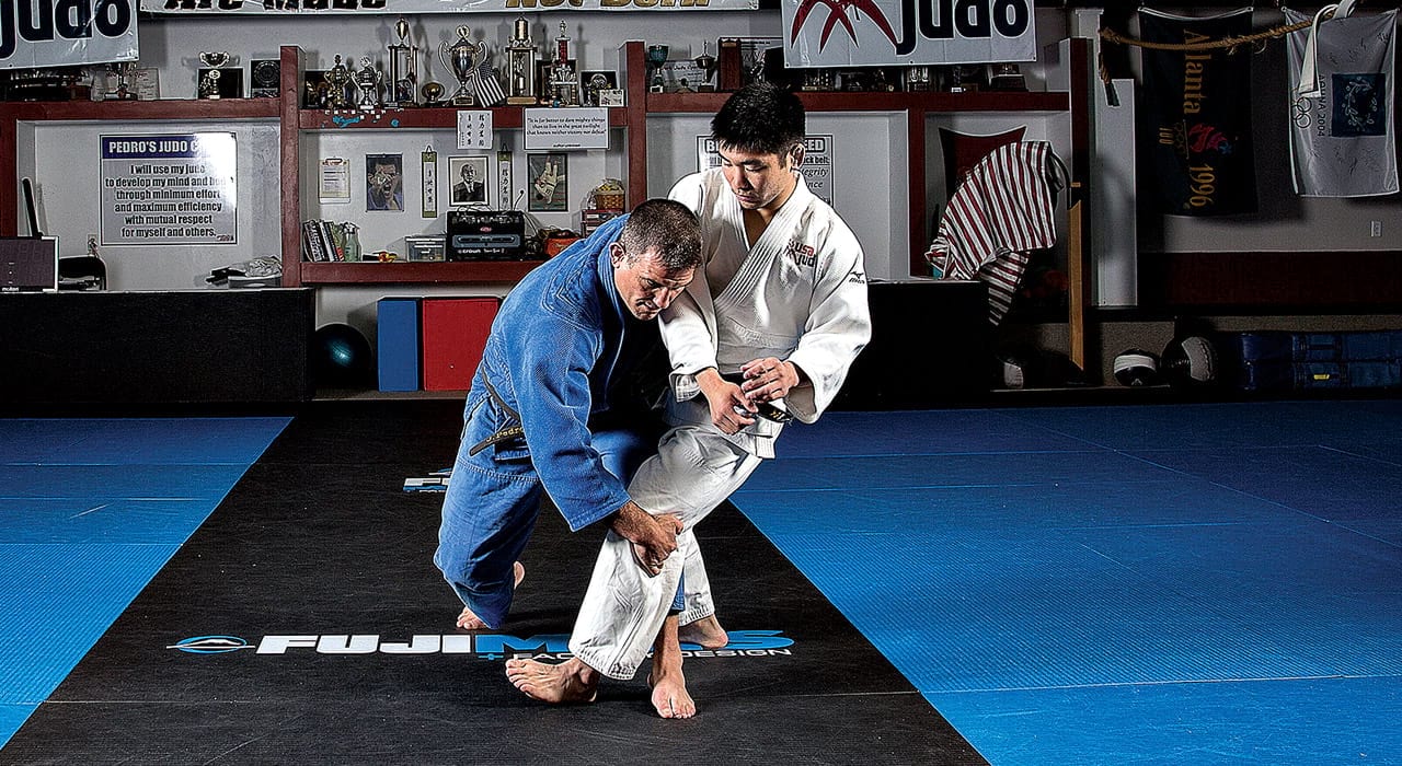 Jimmy Pedro Jr judo technique: Modified cross-grip kouchi gari – Fighters  Only