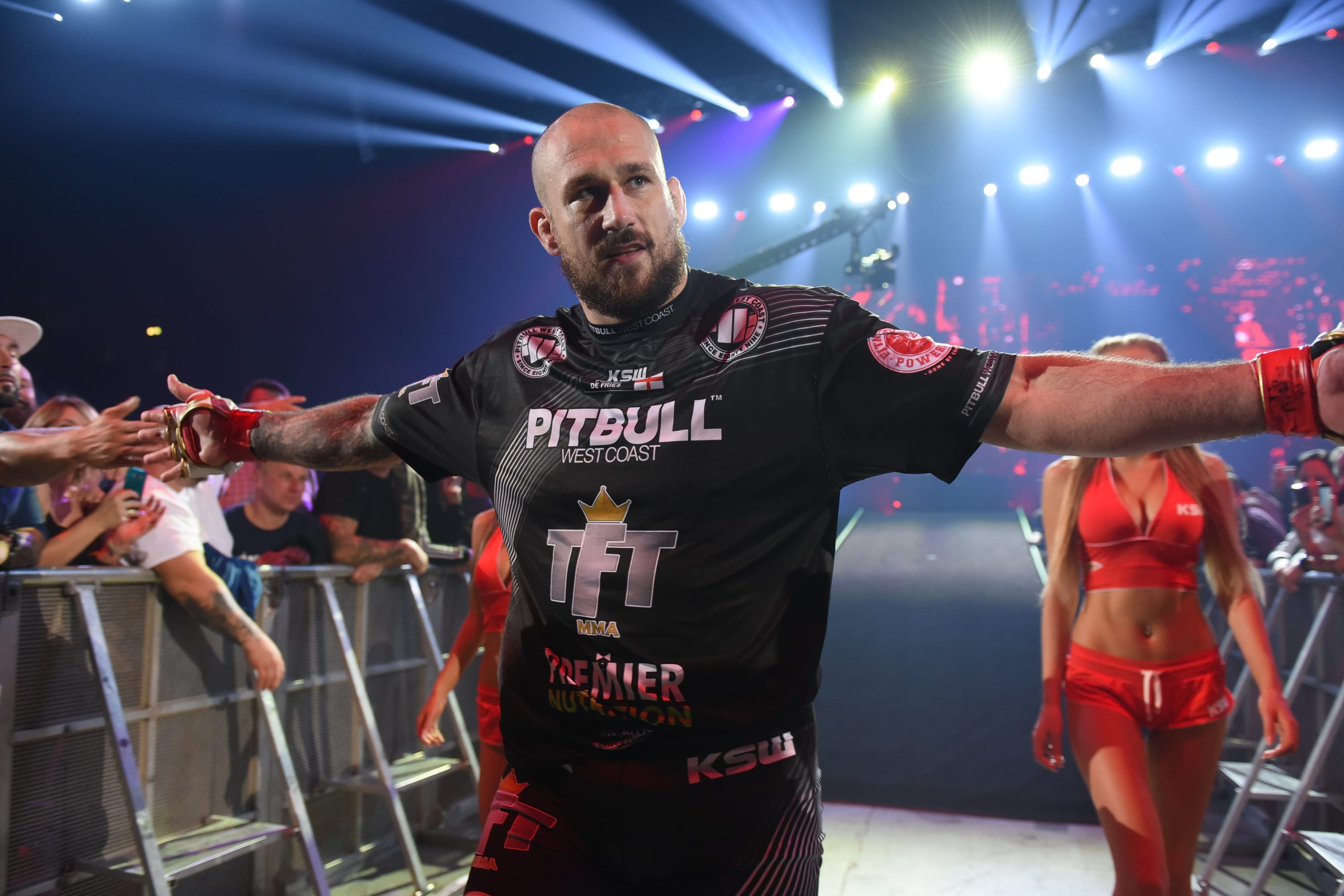 Phil De Fries will defend his KSW heavyweight championship against Luis Henrique at KSW 50 in London's SSE Arena Wembley